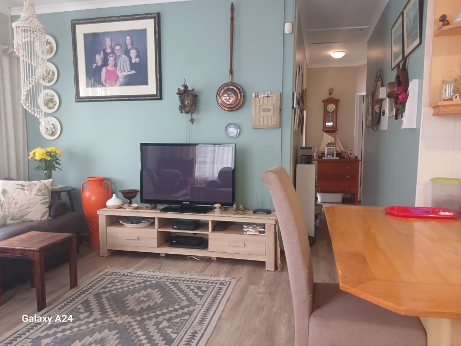 5 Bedroom Property for Sale in Beacon Bay Eastern Cape